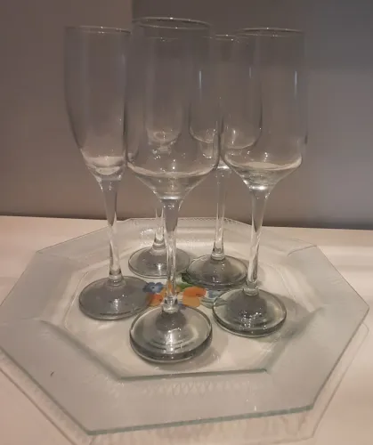 TAÇAS + PRATO DE VIDRO