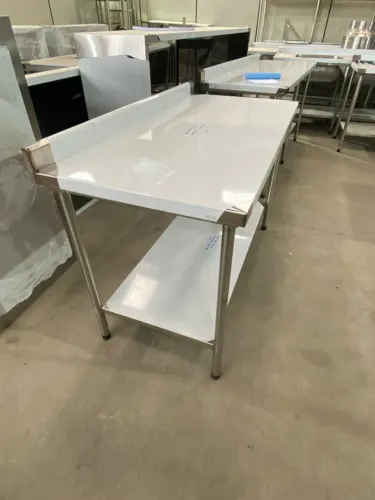 Mesa de parede em inox 430 com plano inferior liso 140x60x90cm 