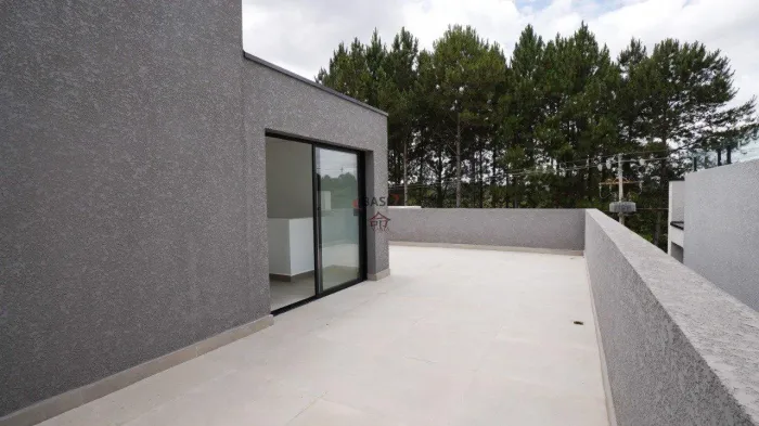 Casa em Condomínio á Venda no Santa Cândida (4 QUARTOS)