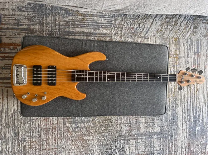 Vendo Baixo G&L L-2500 (Americano) ?