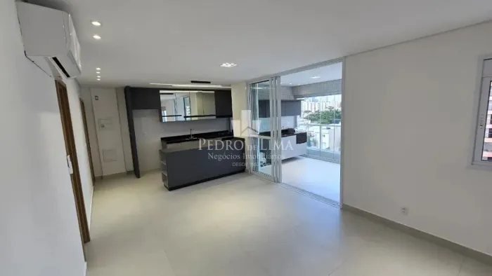 Apartamento de 81m² com 2 Suítes, Varanda Gourmet no Tatuapé. Condomínio Villa de Coimbra.