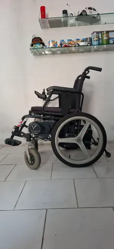 Cadeira de Rodas Elétrica - Conforto e Mobilidade
