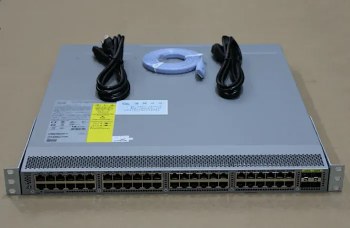 Switch Cisco Nexus 3048TP Layer 2 e 3 48 portas 10/100/1000 Mbps 4Portas 10Gb
