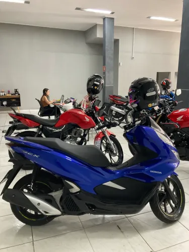 PCX 150CC 2022 baixo KM, moto automática, muito conservada!