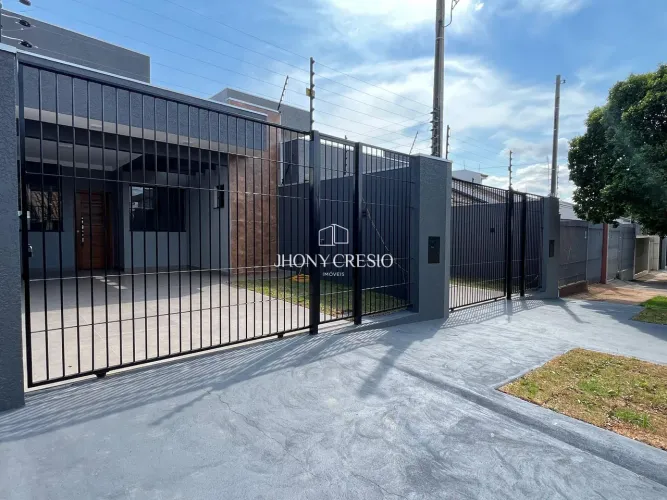 Casa com quintal Grande, fácil negociação. Maringá