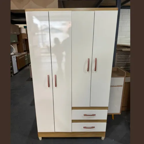 Guarda-Roupa 4 Portas com Gavetas - entrego hoje