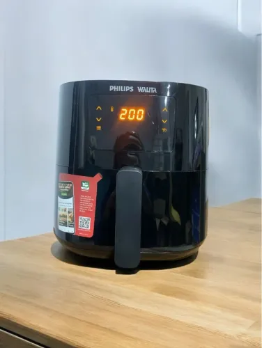  Philips Walita Preta Fritadeira Airfryer Essential XL Digital, 6.2L - 220V 2000W (RI9270)