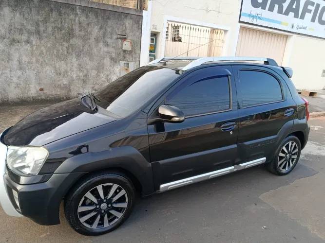 Toyota Etios Cross 1.5 Flex 16V 5P Mec. 2015