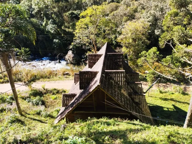 ANITÁPOLIS/SC - Belíssimo chalé em frente ao Rio 25hectares 