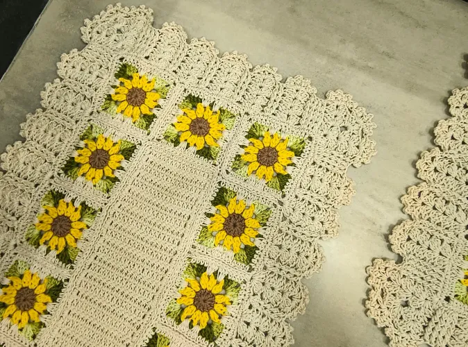 Tapete de crochê com flores de girassol com 3 pecas