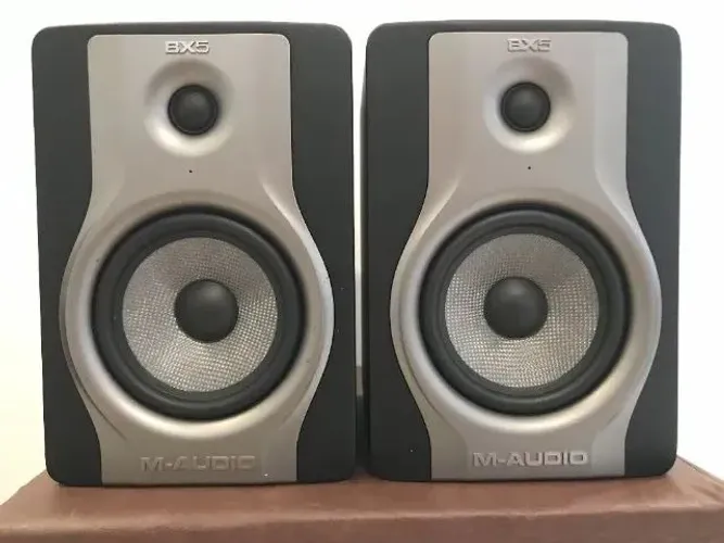 Monitor M-audio BX5 carbon studio