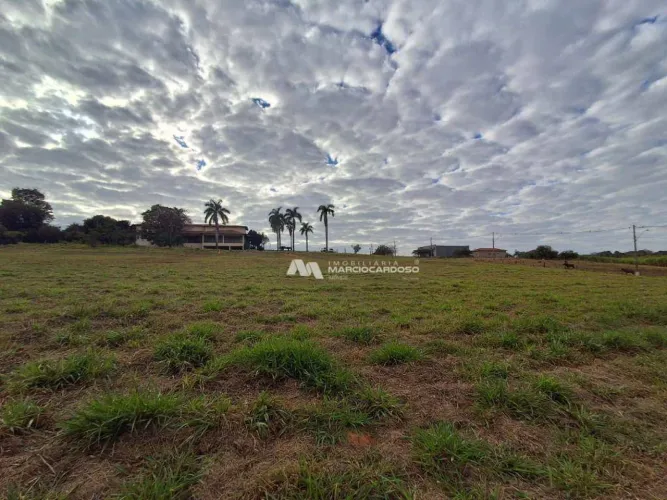 Terreno à venda, 2237 m² por R$ 335.000,00 - Centro - Potirendaba/SP