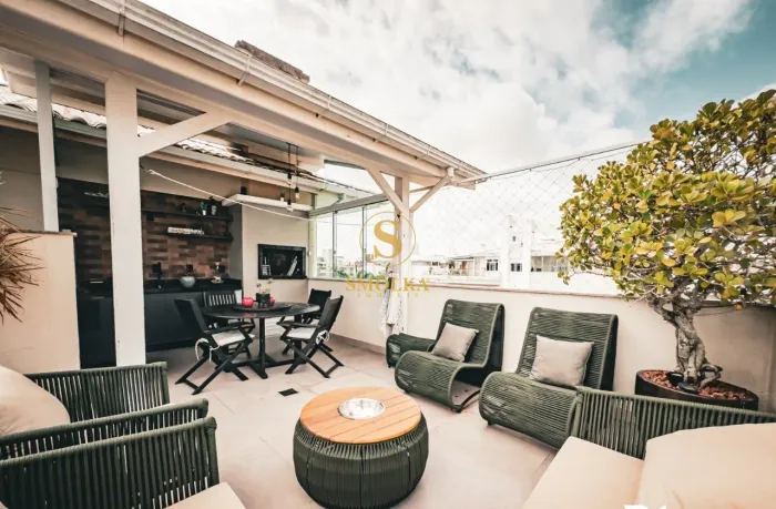 Cobertura Duplex Mobiliada com 220 m², 4 Dormitórios e Varanda Gourmet a Poucos Metros do 