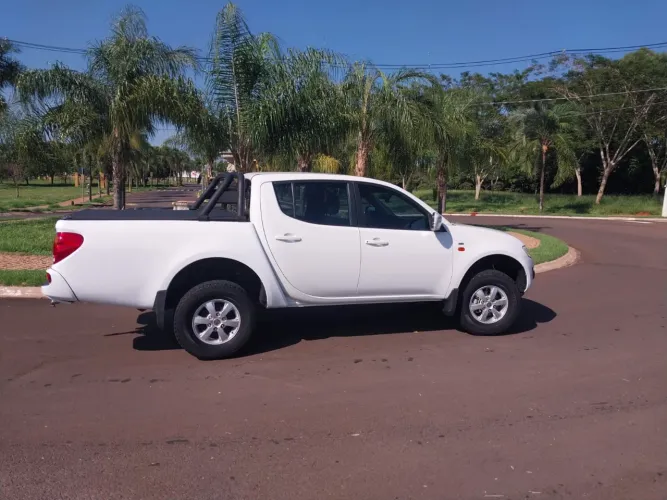 Mitsubishi L200 Triton GLX 3.2 CD TB Int.diesel MEC 2013