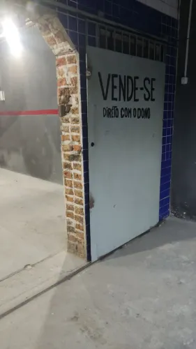 Portões em aço de 2x2 MT. Cada.