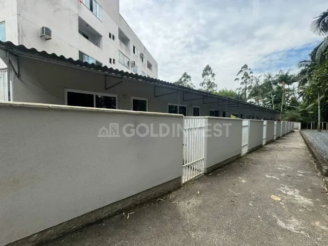 Casa com 1 quarto no Centro de Brusque!!!
