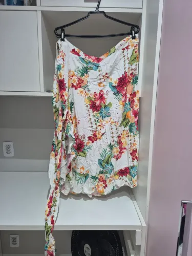 Vendo saia longa florida com fenda