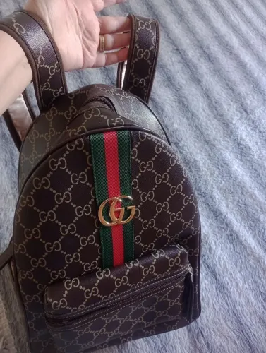 Mochila novíssima e moderna