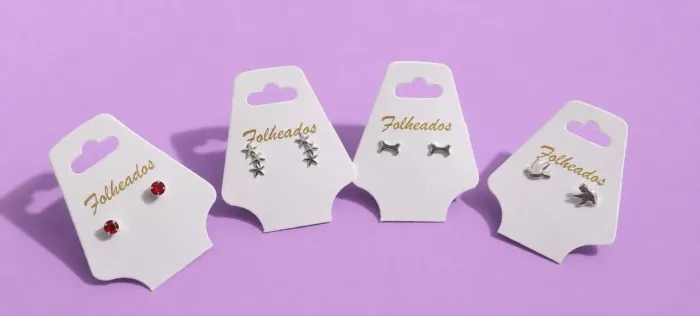 Brincos folheados <br>Bijuterias na teg de coração 10<br>Pulseiras 20