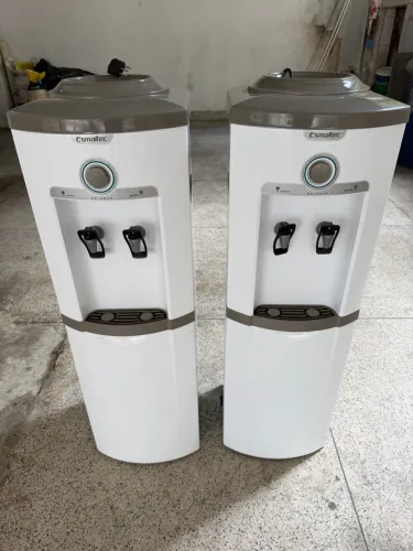 Bebedouros elétricos Esmaltec para garrafão de 20 lts semi novos