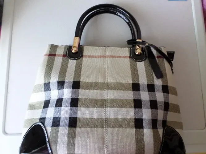 Bolsa Imitação de Couro - Novíssima - Nunca foi usada