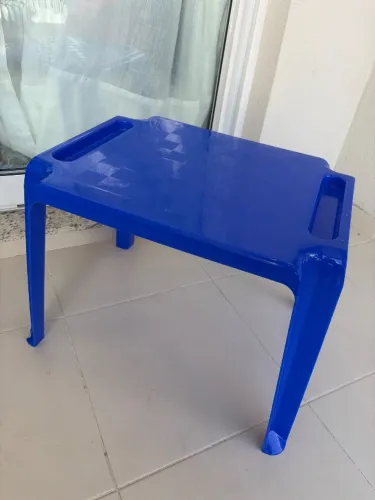 Mesa infantil azul