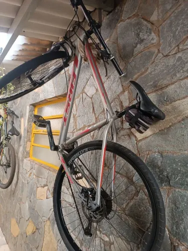 Vendo ou troco por iPhone Bicicleta aro 29 da marca First com freio abc nas 2 rodas