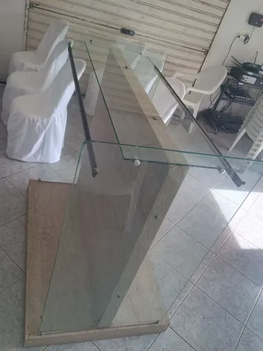 Vendo Balcão de Loja em excelente estado de uso.