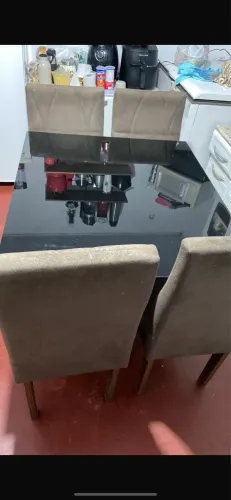 Mesa 4 cadeira   550 reais