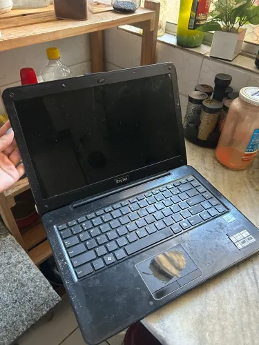 Vendo notebook antigo para aproveitamento de peça 