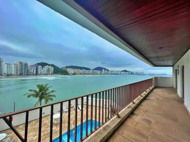 Apartamento Frente Mar à venda na Praia das Astúrias, Guarujá.