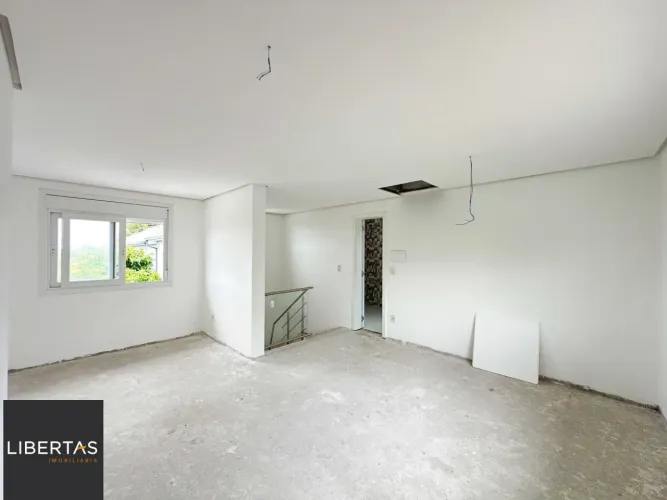 Vende-se casa em condomínio com 4 dormitórios (2 suítes), 3 vagas Tristeza