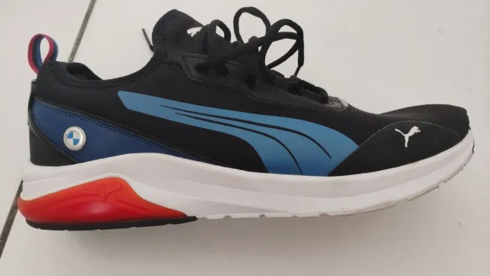 Tênis puma Puma BMW M Motorsport Electron E Pro na colorway preto e azul usado (42)