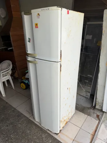 Geladeira com defeito