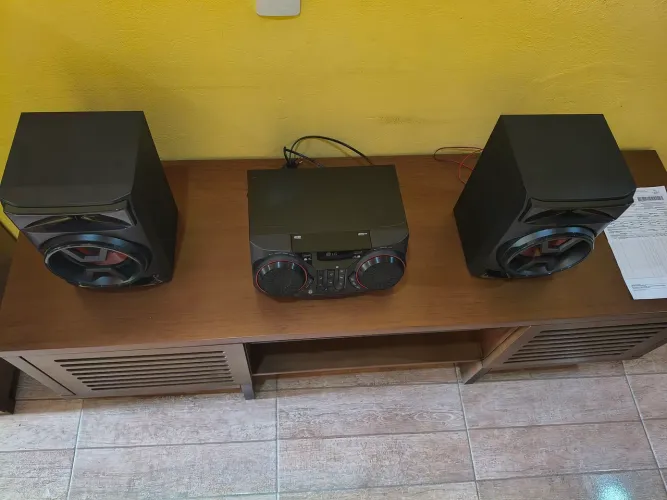 Mini Sistem LG CK43 - 220 Wats RMS 