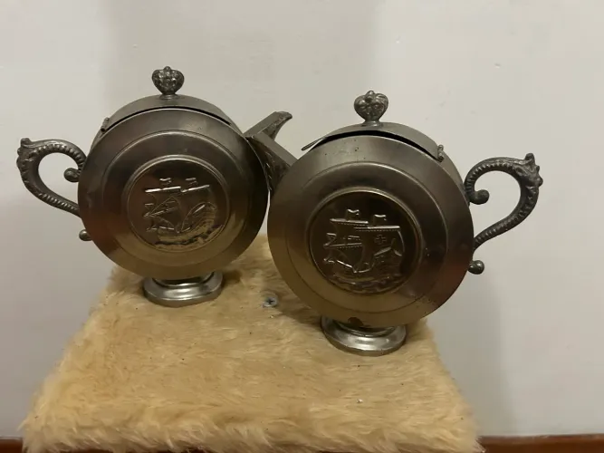 Bules antigos Barile metal prateado
