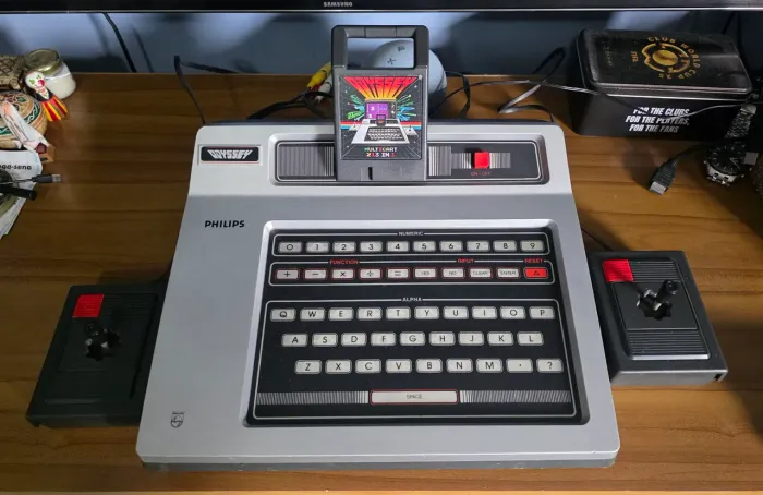 Console Odyssey Philips com multicard