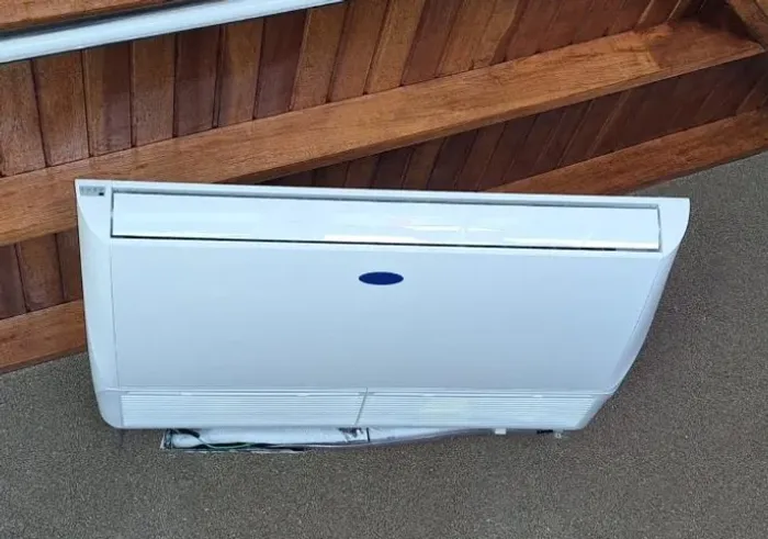 Vendo ar condicionado piso teto 30000 BTUs - 220W