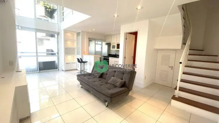 APARTAMENTO DUPLEX NA VILA MADALENA