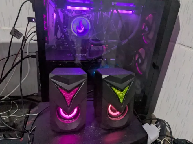 Pc gamer rx 7600 ryzen 3500x memoria XPG DDR4 32gb