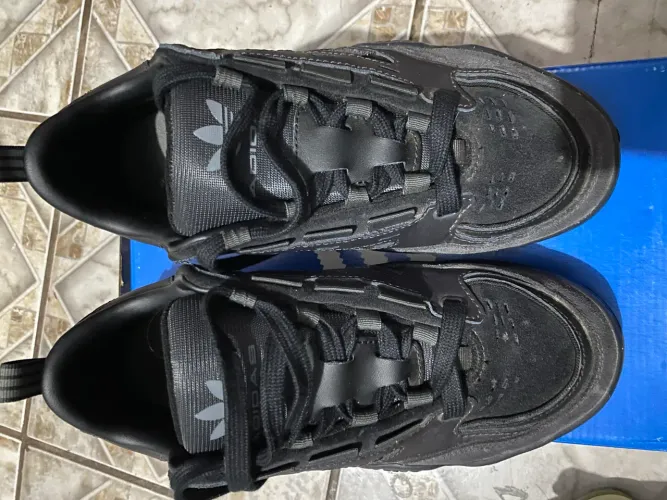 Tenis adidas original adi2000