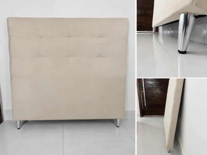 Cabeceira Estofada Suede Bege com Botões Capitonê para Cama de Casal