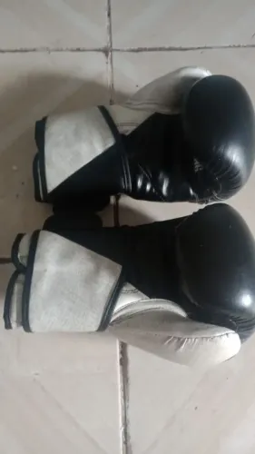 Luva de boxe/muay thai - preta e branca (original)