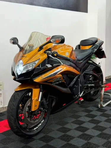 GSX-R 750 SRAD