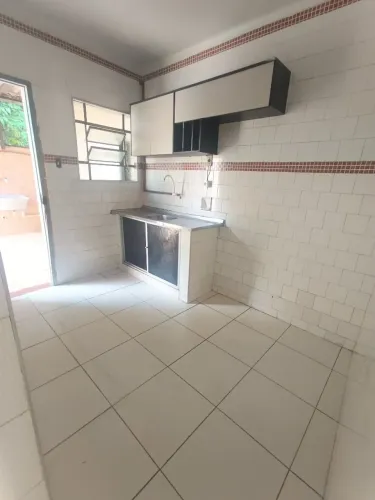 //Alugo casa na Constantino Nery 