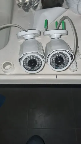 Duas câmeras Neocam.