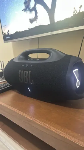 BOMBOX 4