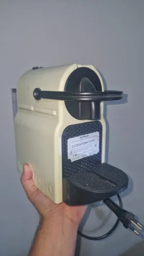 Cafeteira Inissia Nespresso 127V