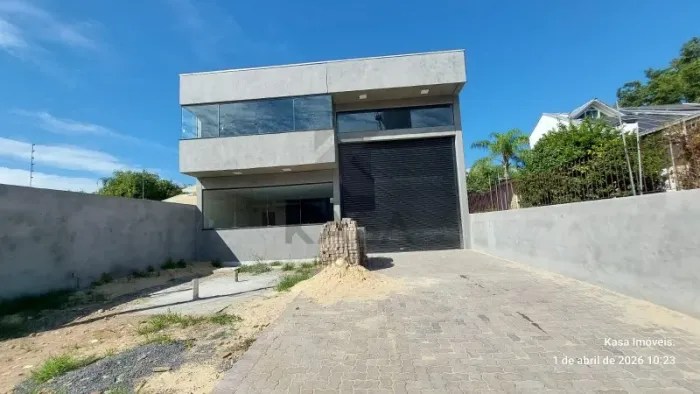 pavilhão comercial completo com mezanino e estacionamento no Bairro Niterói...