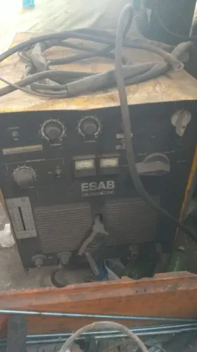Máquina de solda esab no estado